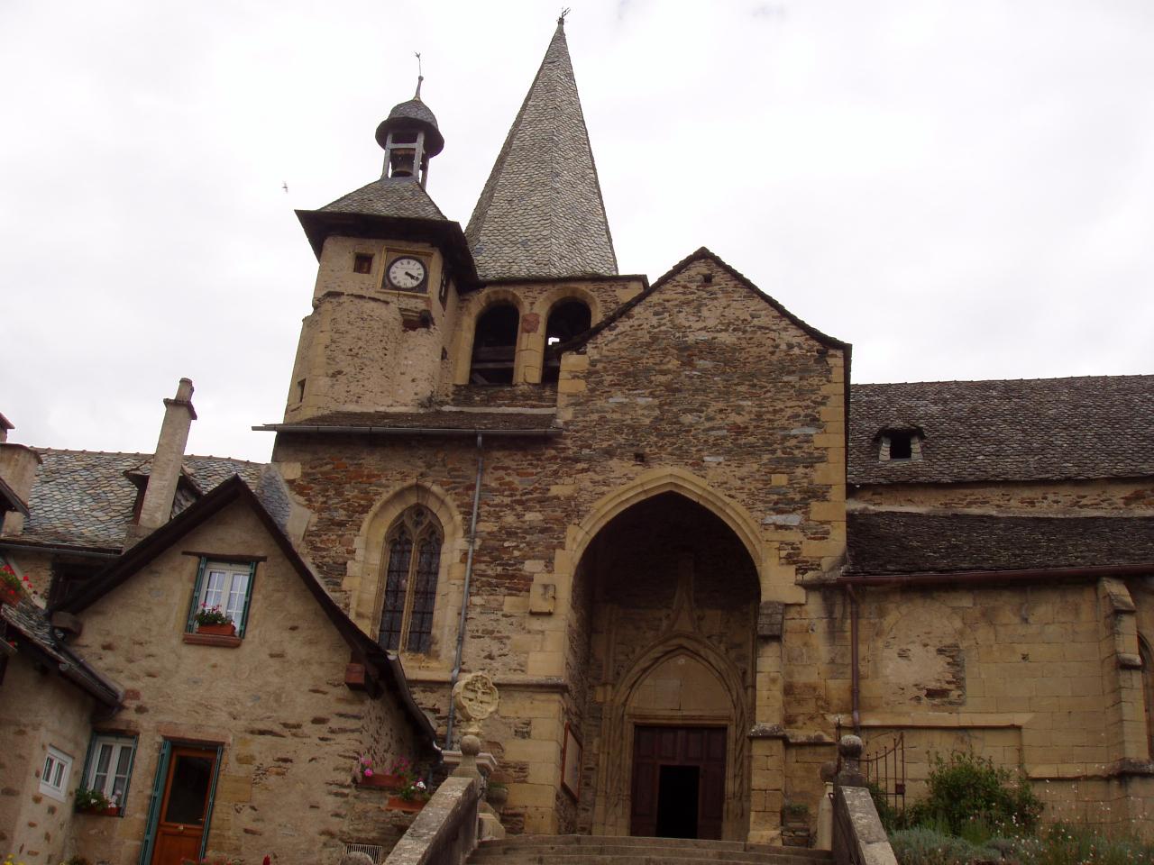 Aveyron  église d'Estaing