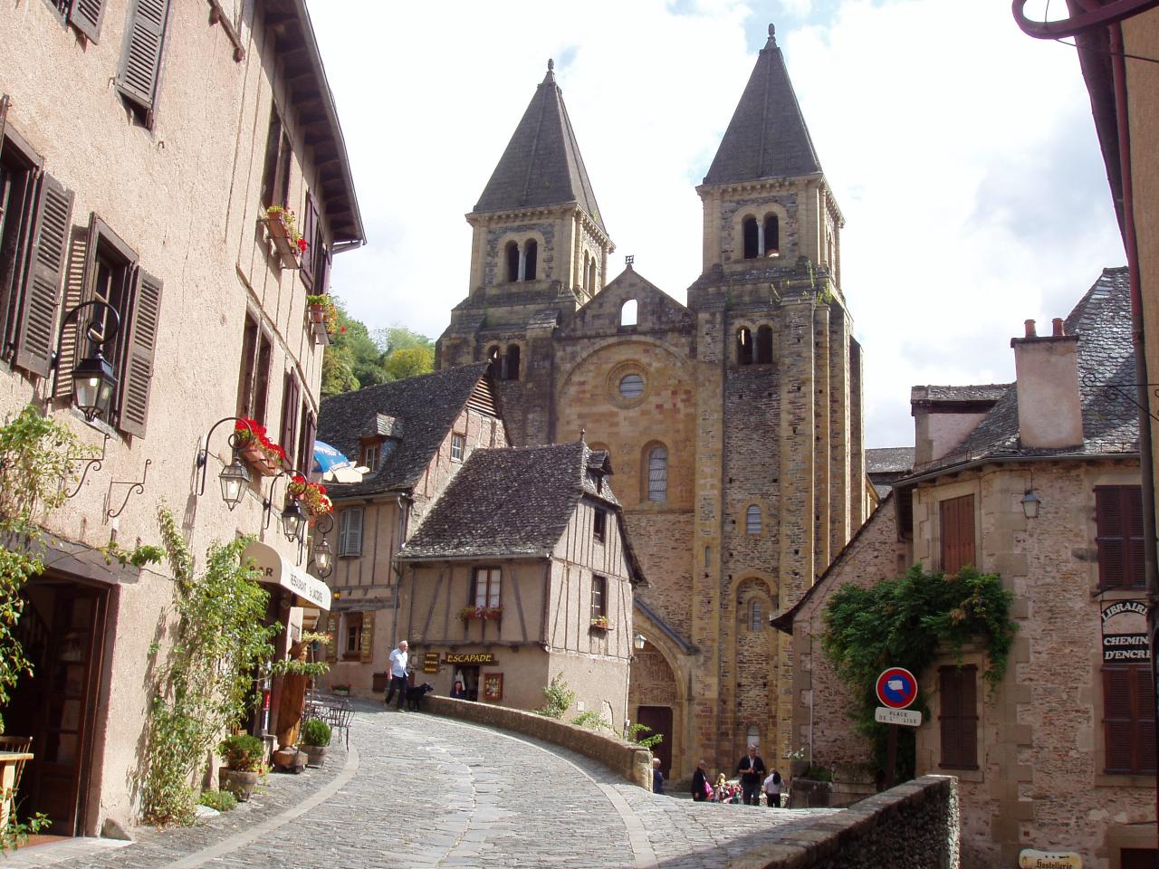Aveyron  Conques l'abbaye