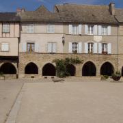 Sauveterre de Rouergue la place