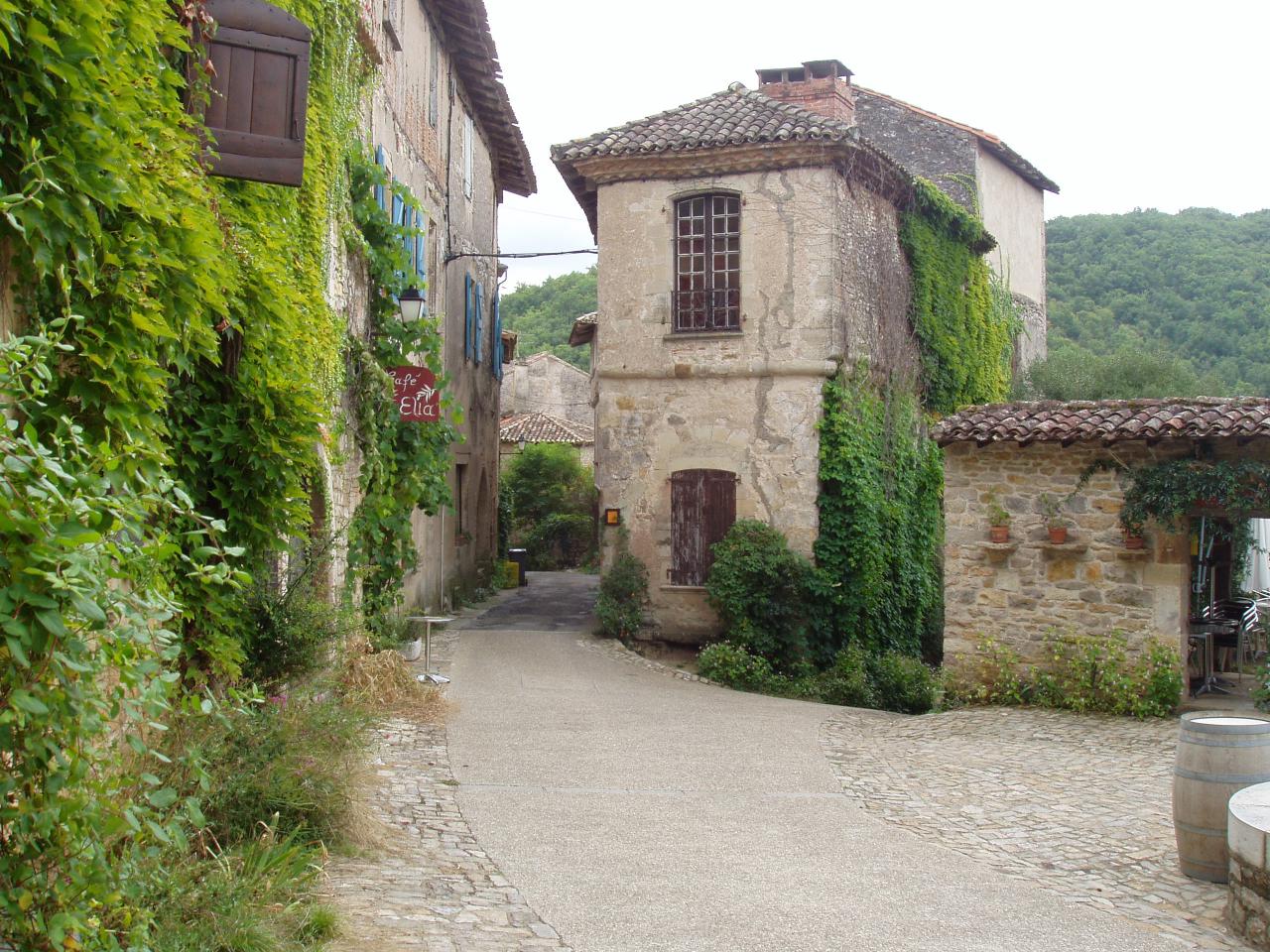 Bruniquel le village