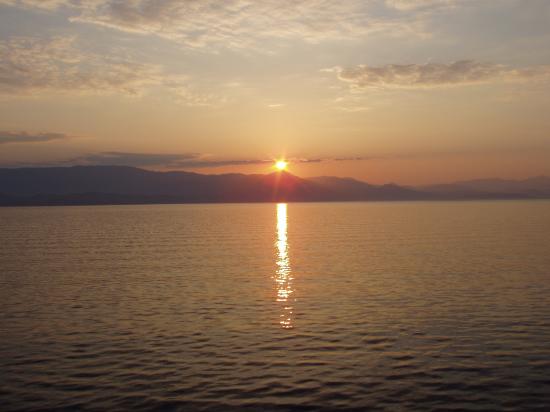 lever de soleil sur l'Albanie