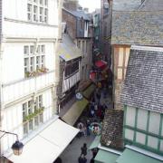 mont saint Michel rue principale