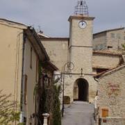 Lurs- le beffroi entrée du village