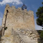 Pernes-les-fontaines le donjon et tour de l'horloge