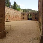 Abbaye de fontfroide la cour d'honneur