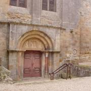Abbaye de fontfroide la porte romane