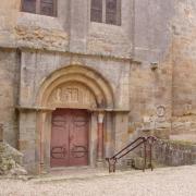 Abbaye de fontfroide la porte romane