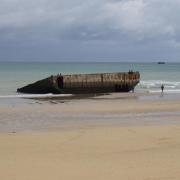 Arromanches les bains  le pont artificiel