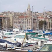 le vieux port et la mairie