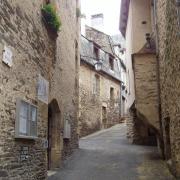 Estaing rue du village