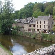 l'Aveyron et la rue principale