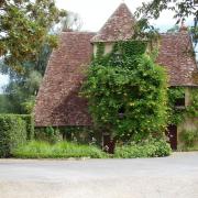 Apremont sur Allier maison de village