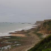 Longues sur mer  au loin le pont artificiel