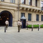 luxembourg-palais-ducal relève de la garde