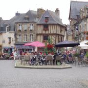 Malestroit place du Bouffay