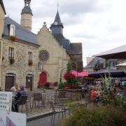 Malestroit église saint Gilles et la place