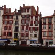 sur les bords de la Nive - quai des corsaires